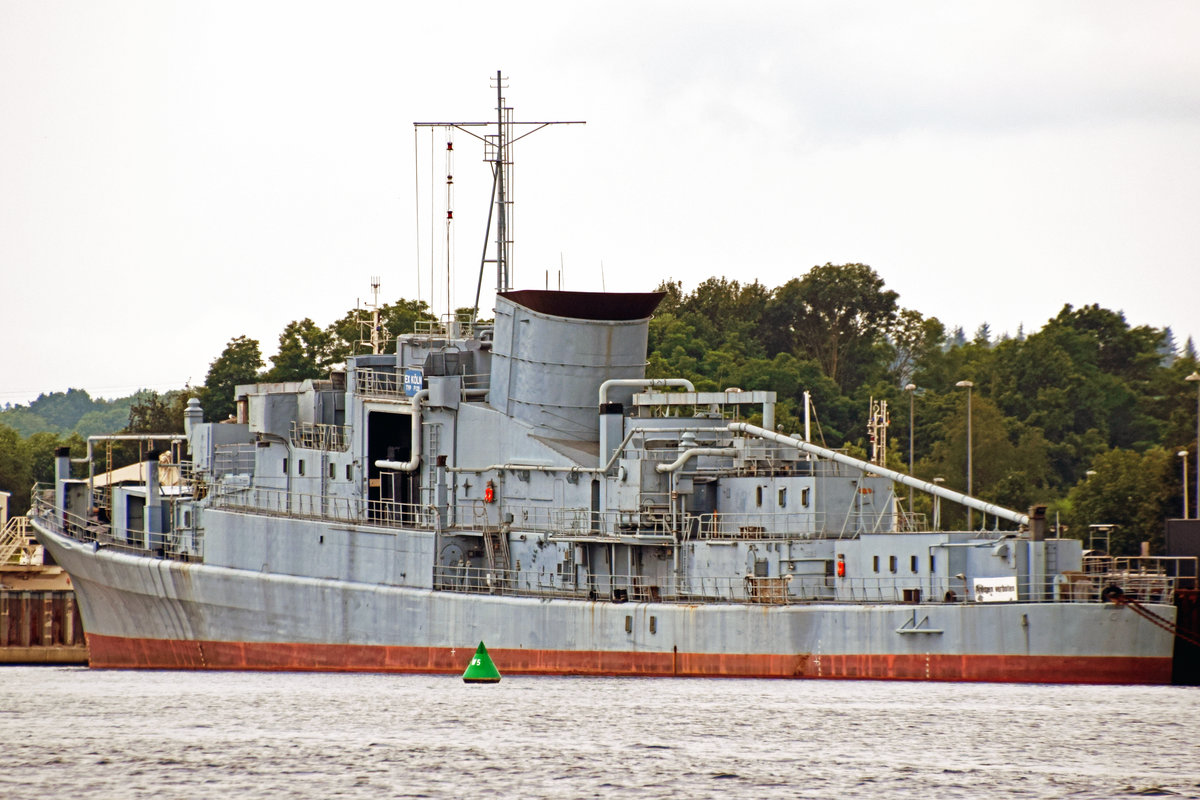 Die ex KÖLN am 13.7.2019 bei Neustadt/Holstein. Das Schiff war von 1961 bis 1982 als Fregatte der Bundesmarine im Einsatz (Typschiff der Klasse F 120, auch als  Köln-Klasse  bezeichnet)