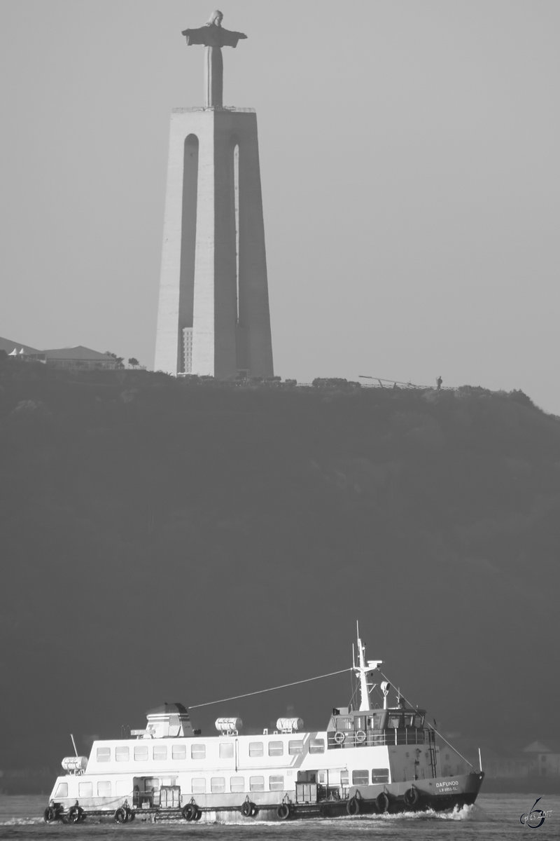 Die Fähre  DAFUNDO  im Januar 2017 auf dem Tejo in Lissabon.