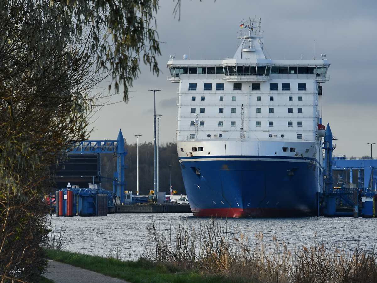 Die Fähre Europalink (IMO: 9319454) Anfang April 2019 am Skandinavienkai in Travemünde.