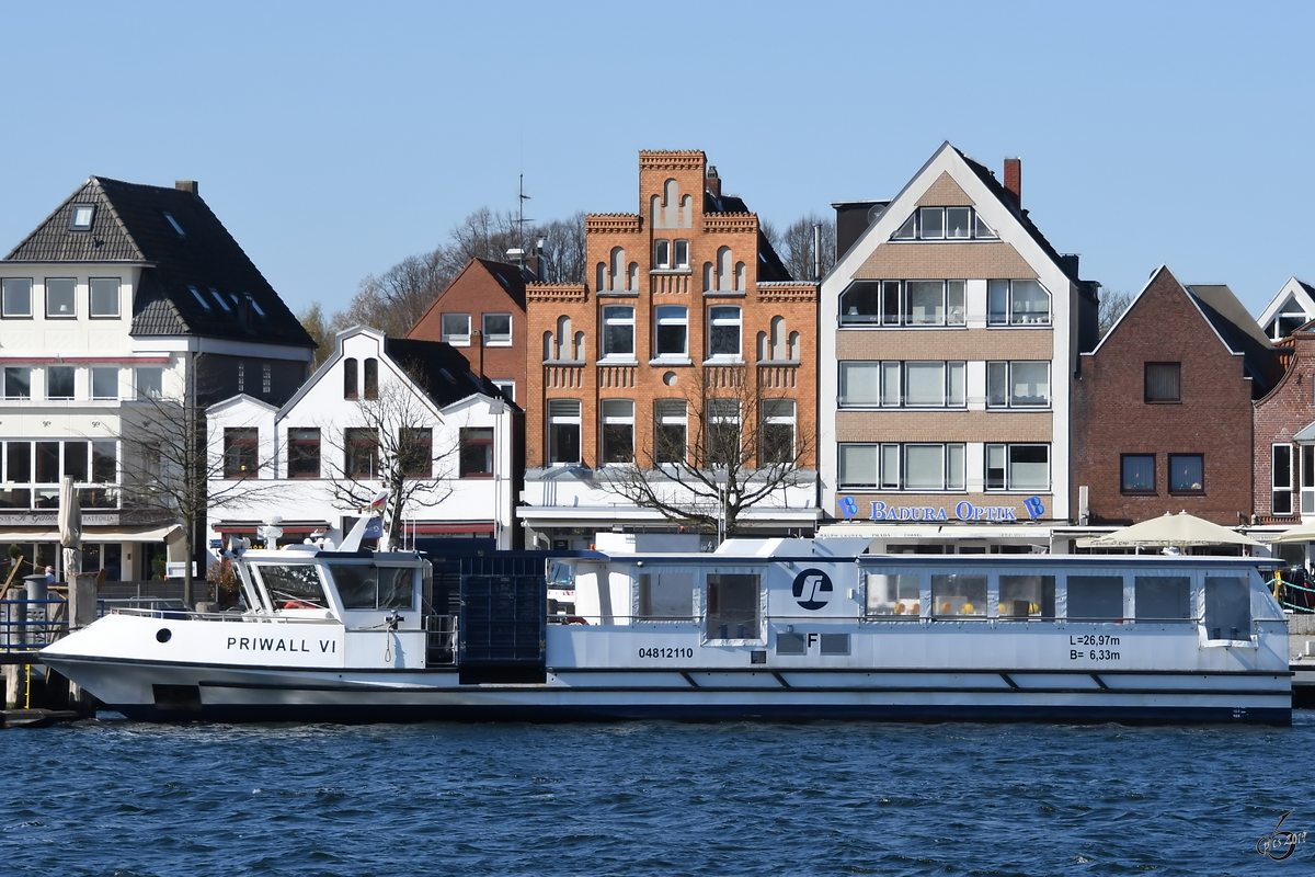 Die Fähre  Priwall VI  (ENI: 04812110) war Anfang April 2019 in Travemünde unterwegs. 