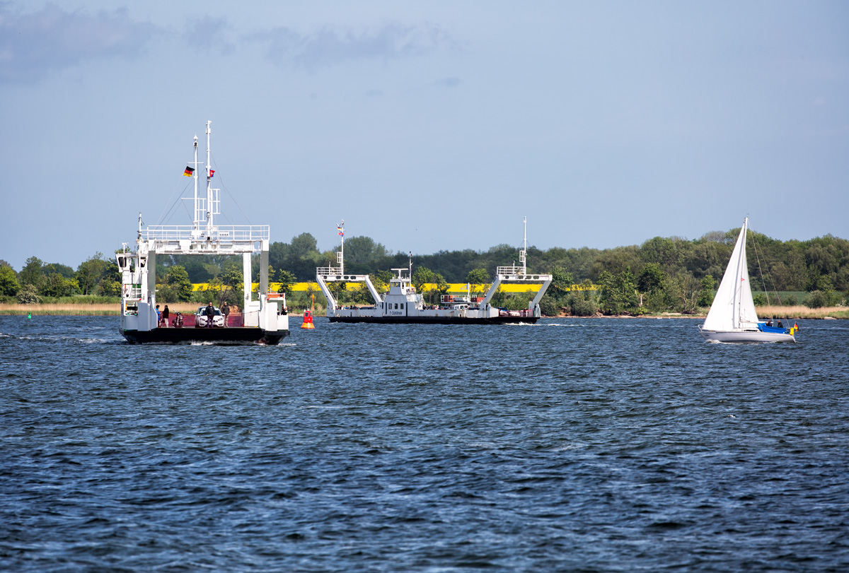 Die Fähren Glewitz und Stahlbrode zwischen der Insel Rügen und dem Festland. -25.05.2017