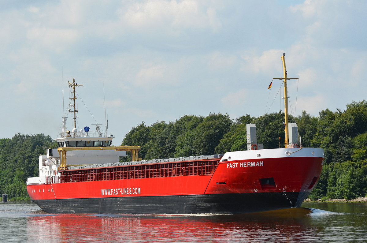 Die Fast Herman IMO-Nummer:9345362 Flagge:Belgien Länge:81.0m Breite:13.0m Baujahr:2006 Bauwerft:Bodewes Shipyard,Hoogezand Niederlande am 24.07.16 auf dem Nord-Ostsee-Kanal bei Fischerhütte aufgenommen.