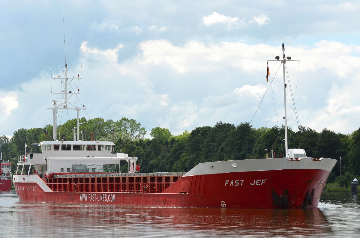 Die Fast Jef IMO-Nummer:9136101 Flagge:Belgien Länge:88.0m Breite:13.0m Baujahr:1996 Bauwerft:Barkmeijer Stroobos Scheepswerf,Stroobos Niederlande im Nord-Ostsee-Kanal bei Fischerhütte am 15.06.14