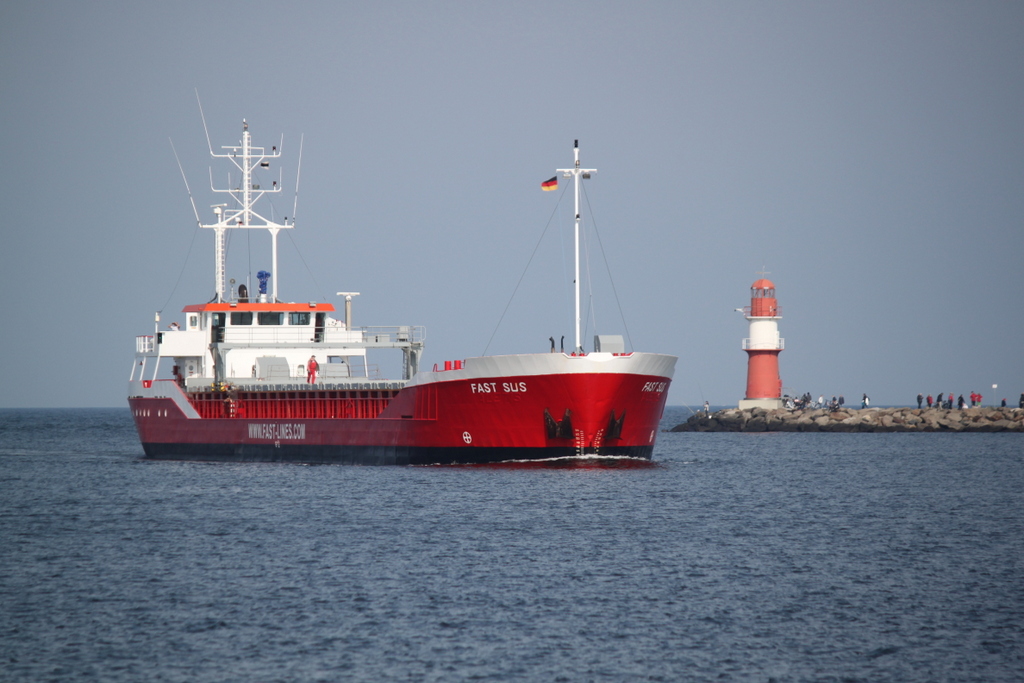 Die Fast Sus von Dunkerque(Frankreich)nach Rostock berseehafen beim Einlaufen in Warnemnde am 24.09.2017