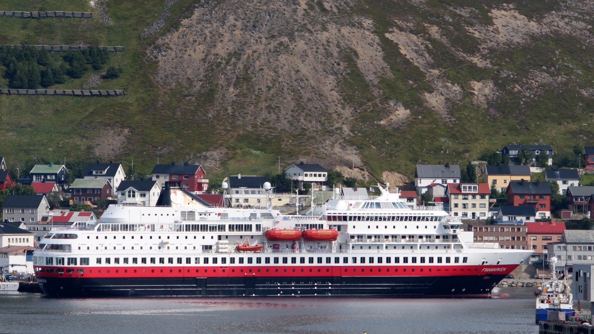 Die Finnmarken am 21.07.2014 im Hafen von Honningsvag.