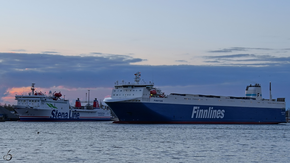 Die Finntide (IMO: 9468920) und die URD (IMO: 7826855) am Skandinavienkai in Travemünde. (April 2019)