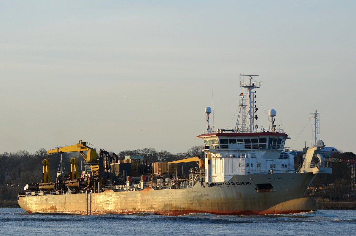 Die Francesco Di Giorgio IMO-Nummer:9280201 Flagge:Luxemburg Länge:95.0m Breite:22.0m Baujahr:2003 Bauwerft:Izar Construcciones Navales,Gijón Spanien einlaufend nach Hamburg aufgenommen vom Rüschpark Finkenwerder am 11.03.17