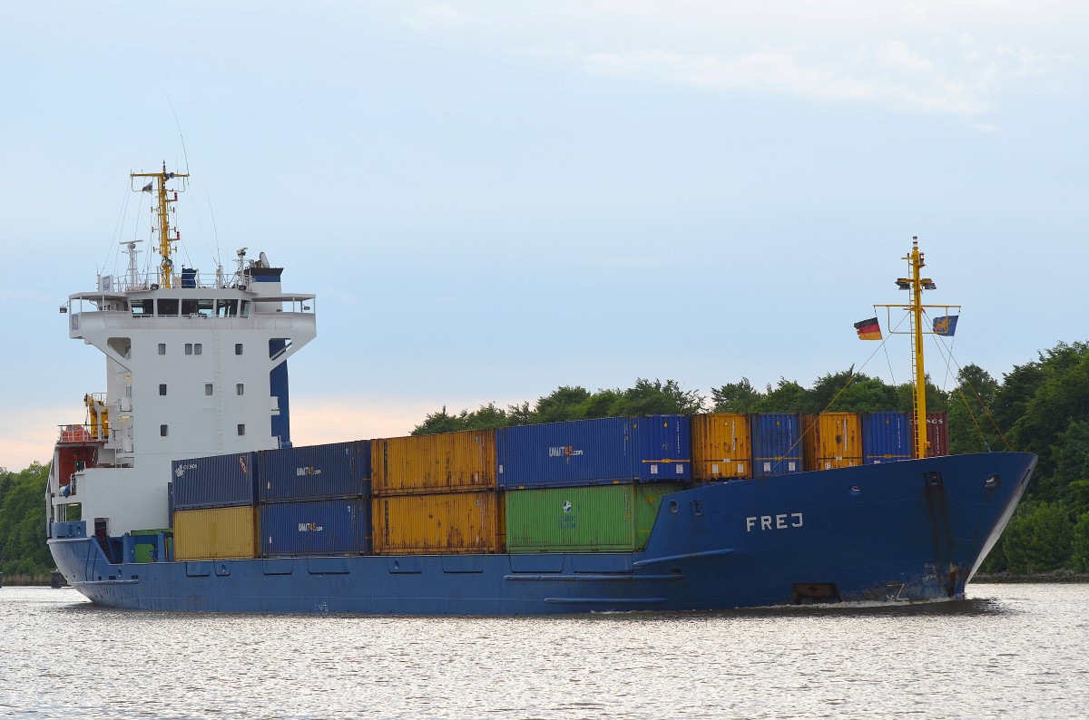 Die Frej ex Trans Frej IMO-Nummer:9101156 Flagge:Antigua und Barbuda Länge:97.0m Breite:16.0m Baujahr:1994 Bauwerft:Sietas,Hamburg Deutschland passiert die Weiche Fischerhütte im Nord-Ostsee-Kanal am 18.05.14