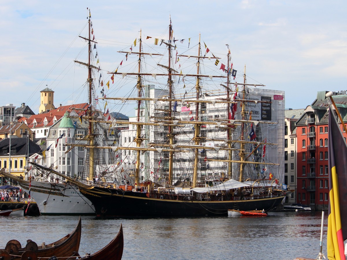 Die Georg Stage am 26.07.2014 im Hafen von Bergen.