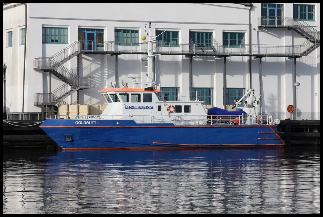 Die GOLDBUTT der Fischereiaufsicht am 27.2.2017 im Hafen Sassnitz.