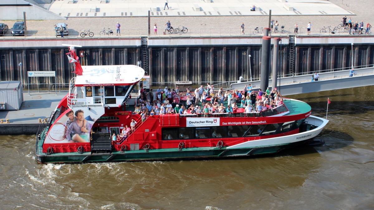 Die Harburg am 17.07.2014 im Hafen von Hamburg auf der Elbe am Anleger Altona.