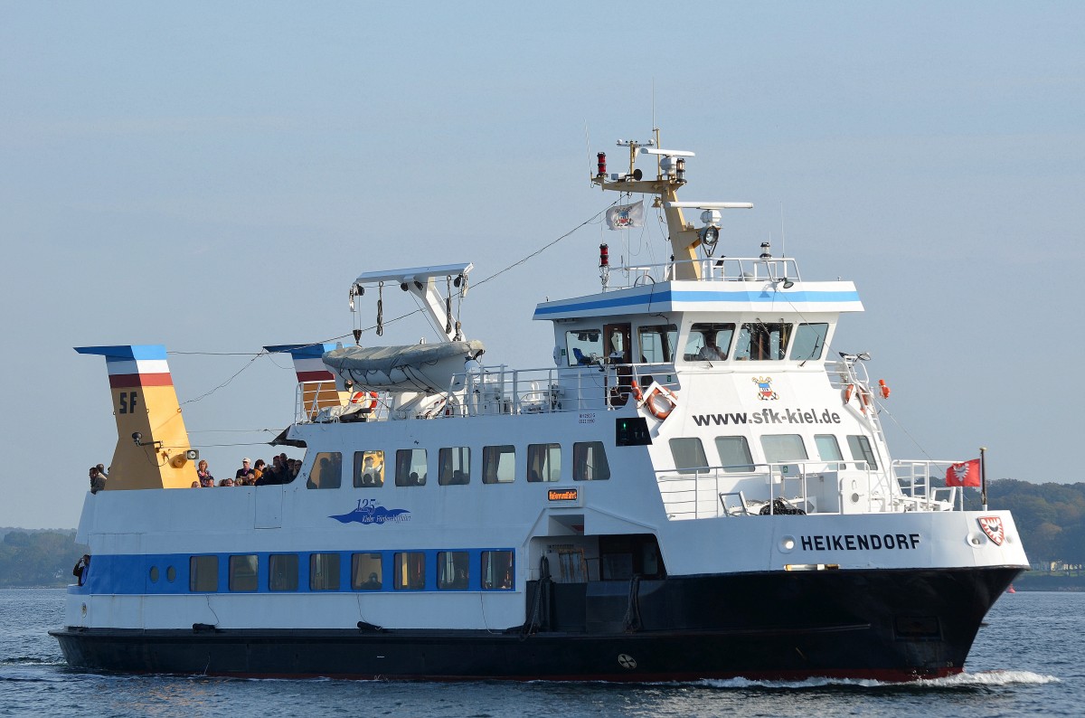 Die Heikendorf IMO-Nummer:8308733 Flagge:Deutschland Länge:33.0m Breite:8.0m Baujahr:1983 Bauwerft:Lindenau Schiffswerft,Kiel Deutschland vor Kiel Holtenau aufgenommen am 11.10.14