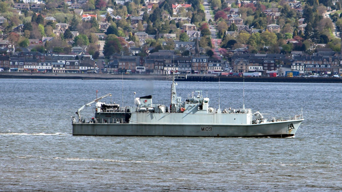 Die HMS Bangor am 15.05.2013 im Hafen von Greenock.