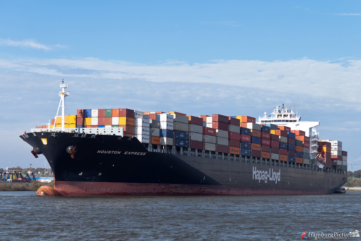 Die Houston Express, Containership, IMO 9294991, Länge 332,40m, Breite 43,20m,
Ladekapazität 8402 Teu.
Hamburger Hafen am 19.10.2014
