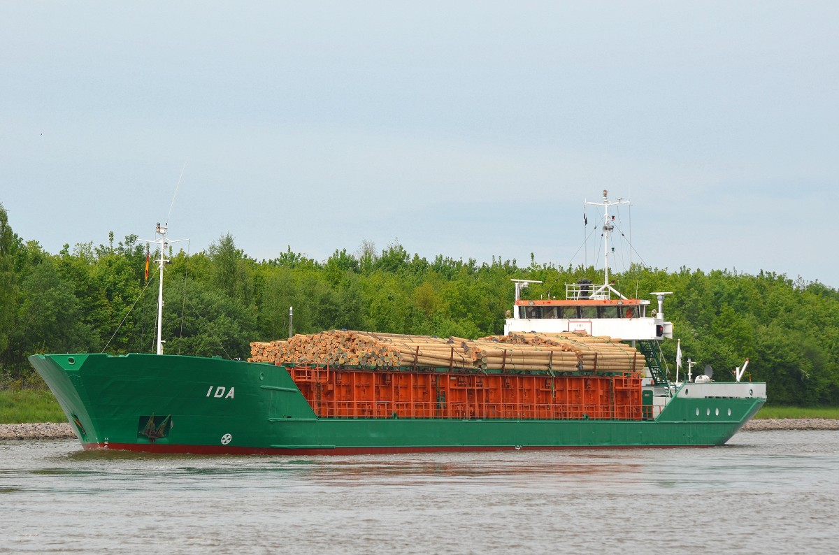 Die Ida IMO-Nummer:8613358 Flagge:Zypern Länge:82.0m Breite:11.0m Baujahr:1986 Bauwerft:Peters Schiffswerft,Wewelsfleth Deutschland bei Fischerhütte im Nord-Ostsee-Kanal aufgenommen am 18.05.14






