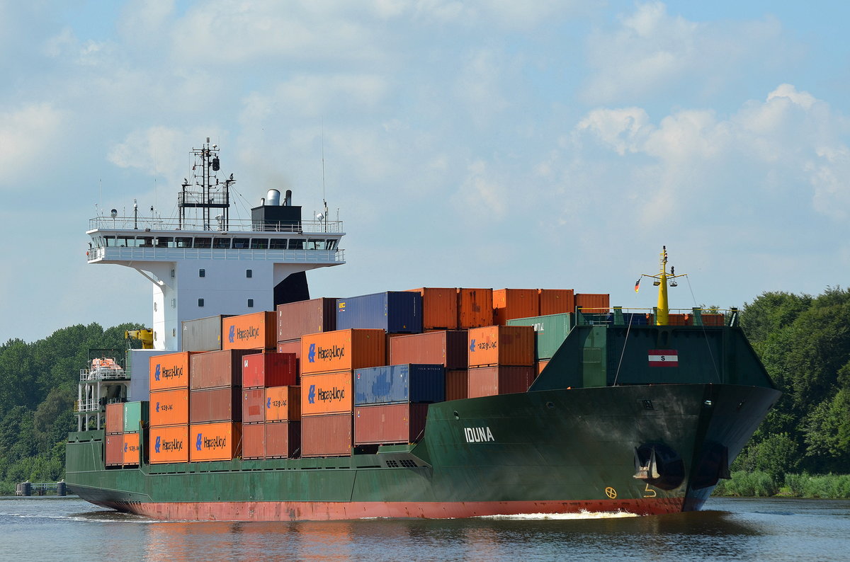 Die Iduna IMO-Nummer:9360984 Flagge:Zypern Länge:125.0m Breite:22.0m Baujahr:2007 Bauwerft:Peters Schiffswerft,Wewelsfleth Deutschland auf dem Nord-Ostsee-Kanal bei Fischerhütte am 24.07.16