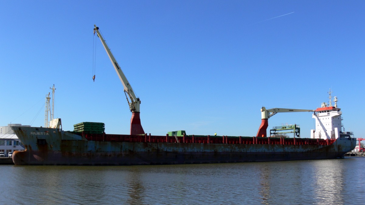 Die Julietta am 11.03.2014 im Fischereihafen von Bremerhaven.