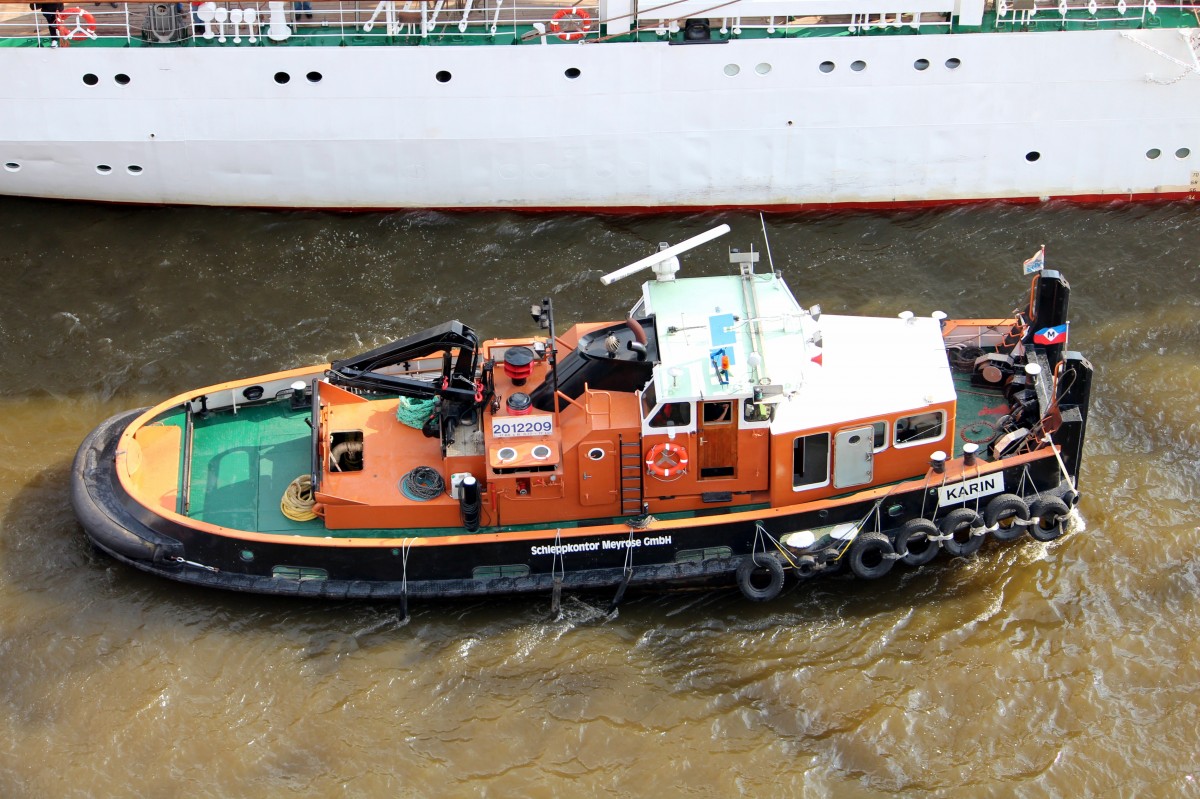 Die Karin am 12.05.2013 im Hafen von Hamburg.