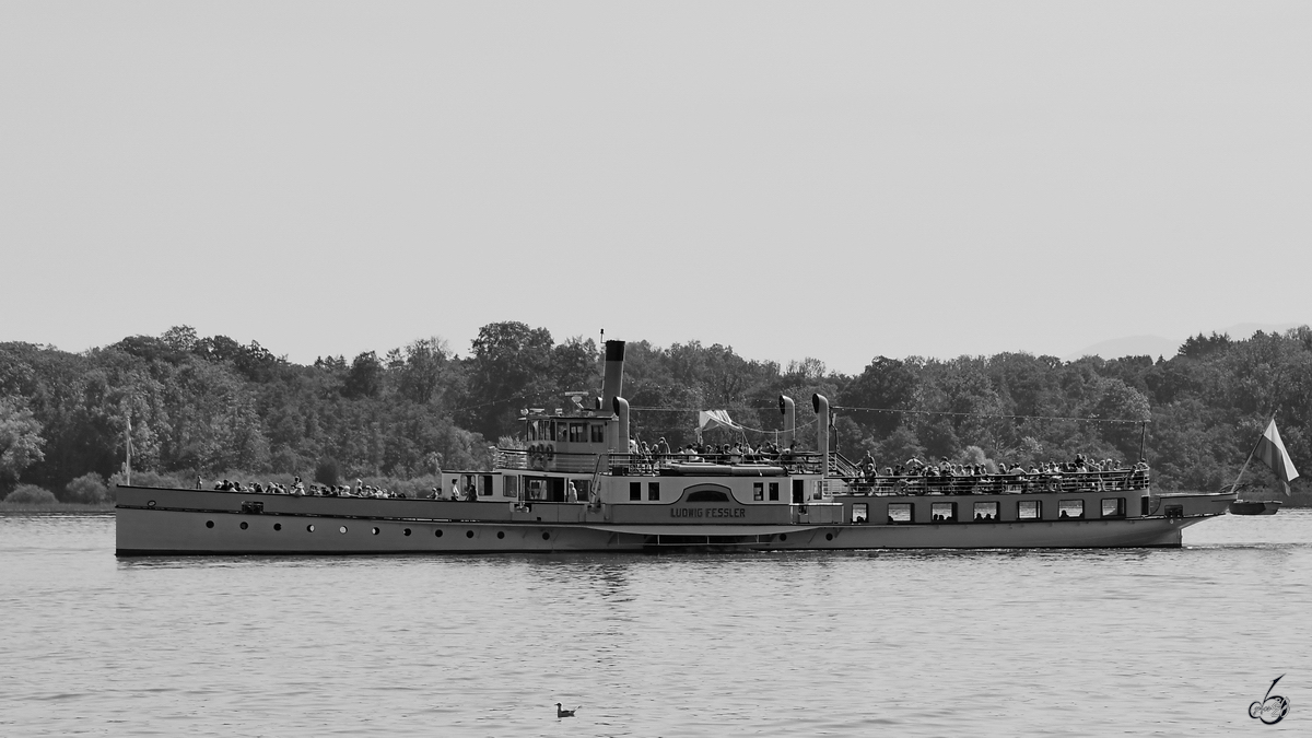Die LUDWIG FESSLER aus dem Jahr 1926 ist auf dem Chiemsee unterwegs. (August 2020)