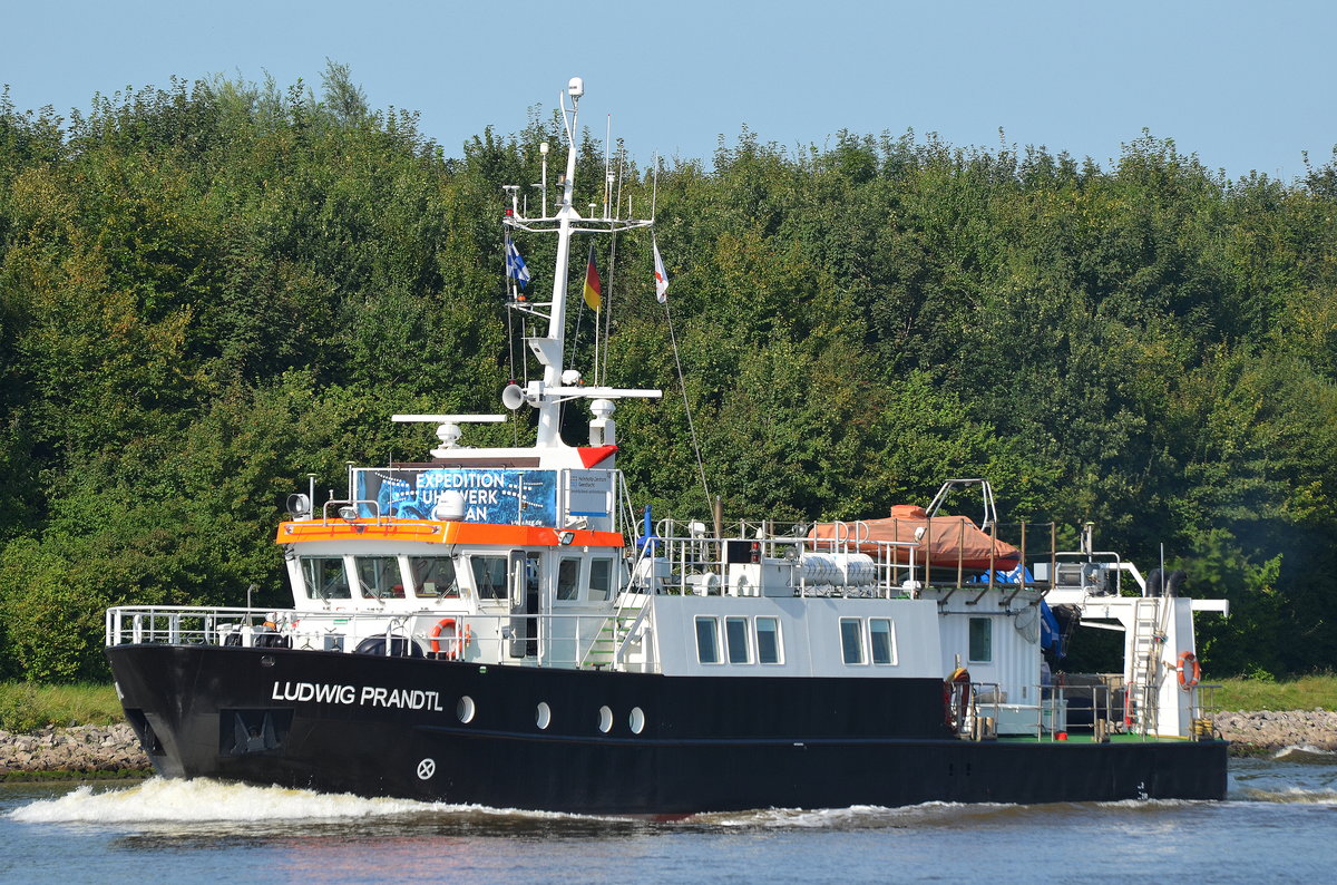 Die Ludwig Prandtl IMO-Nummer:8332320 Flagge:Deutschland Länge:31.0m Breite:7.0m Baujahr:1983 Bauwerft:Grube Schiffswerft,Hamburg Deutschland am 27.08.16 im Nord-Ostsee-Kanal bei Fischerhütte.