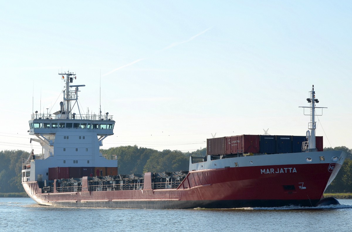 Die Marjatta IMO-Nummer:9126247 Flagge:Finnland Länge:120.0m Breite:18.0m Baujahr:1996 Bauwerft:Sietas,Hamburg Deutschland bei Rade im Nord-Ostsee-Kanal am 04.10.14