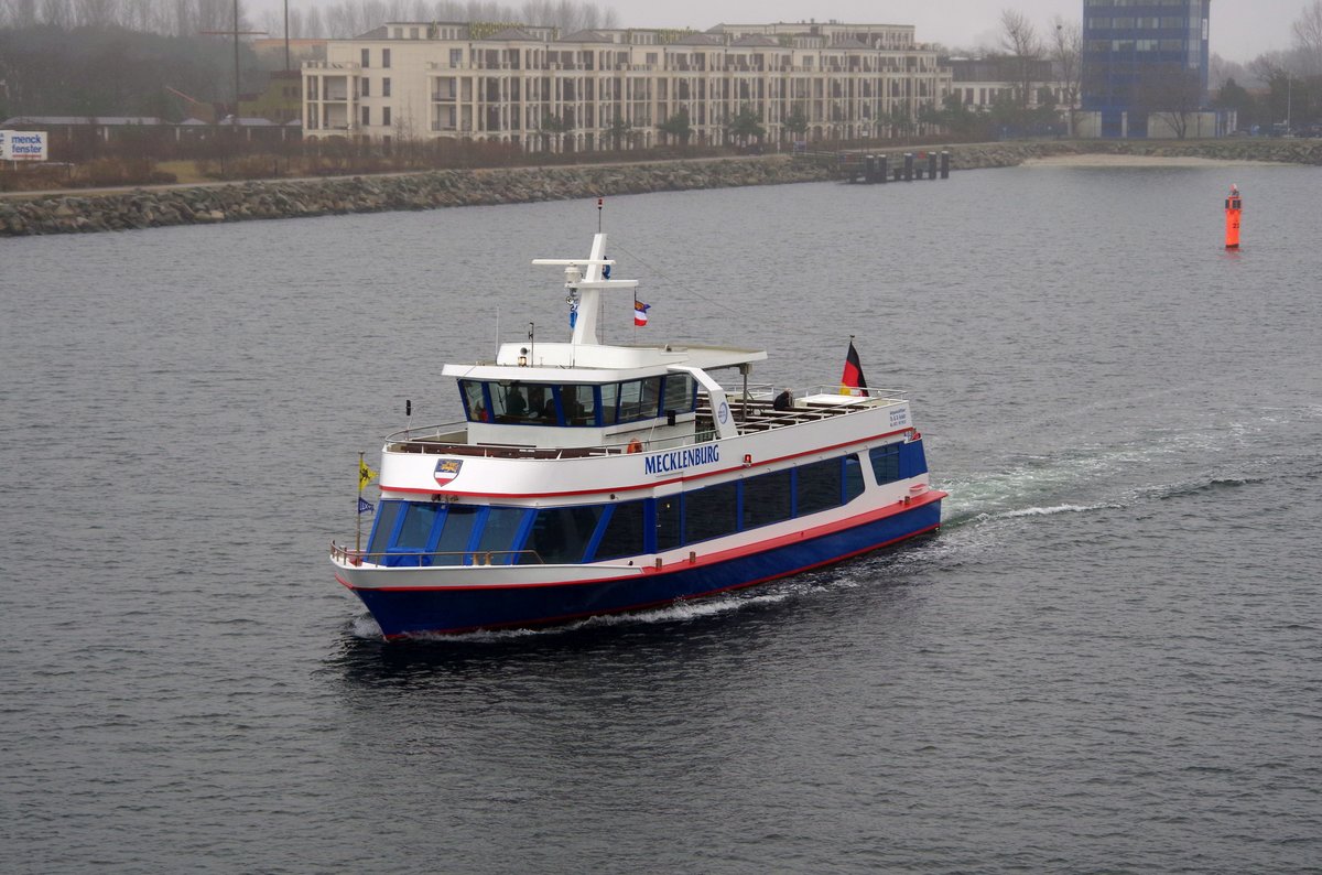 Die Mecklenburg der blauen Flotte Rostock am 18.03.16 in Warnemünde