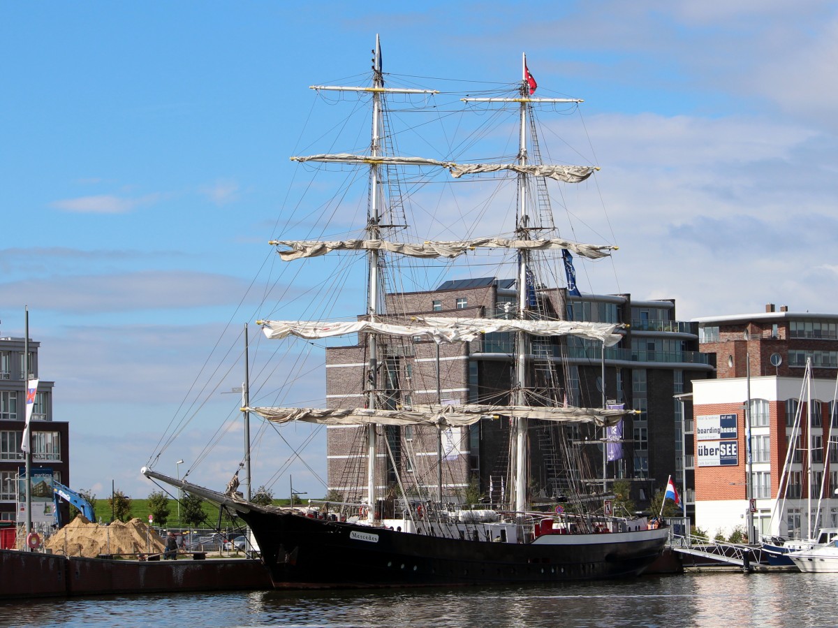 Die Mercedes am 27.09.2013 im Hafen von Bremerhaven.