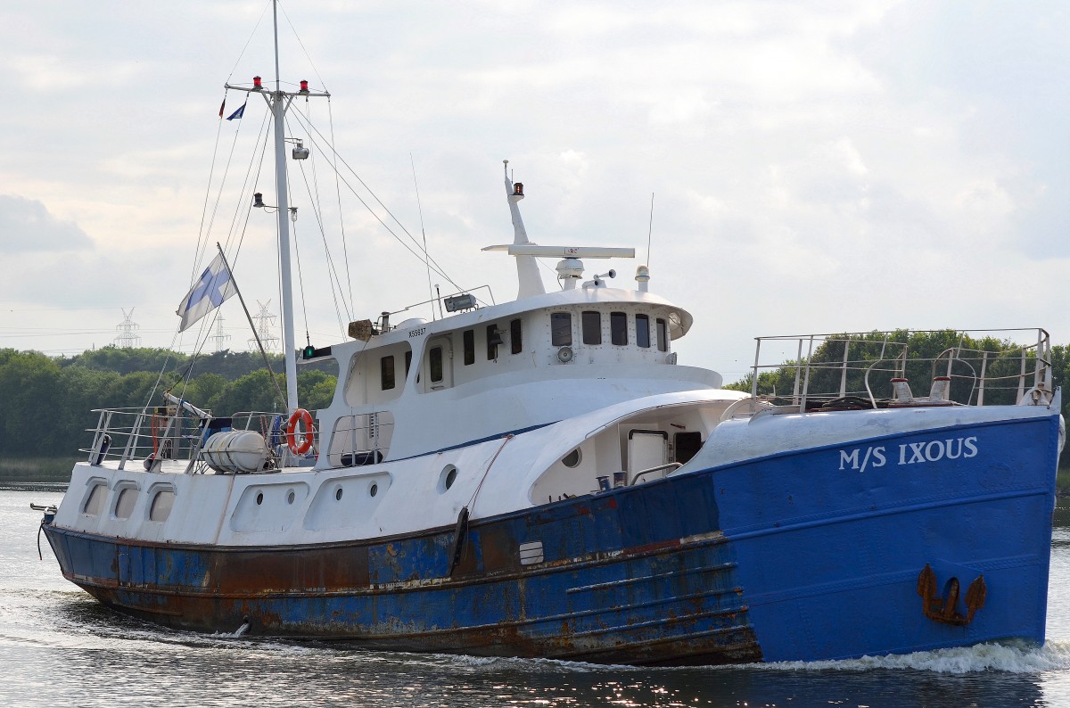 Die M/S Ixous Flagge:Finnland Länge:25.0m Breite:6.0m am 01.06.14 bei Rade im Nord-Ostsee-Kanal aufgenommen.