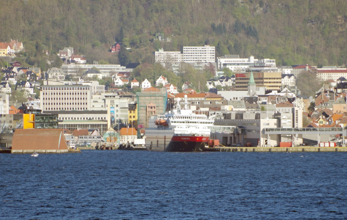 Die MS Richard With an ihrem Anleger in Bergen am 14.05.15