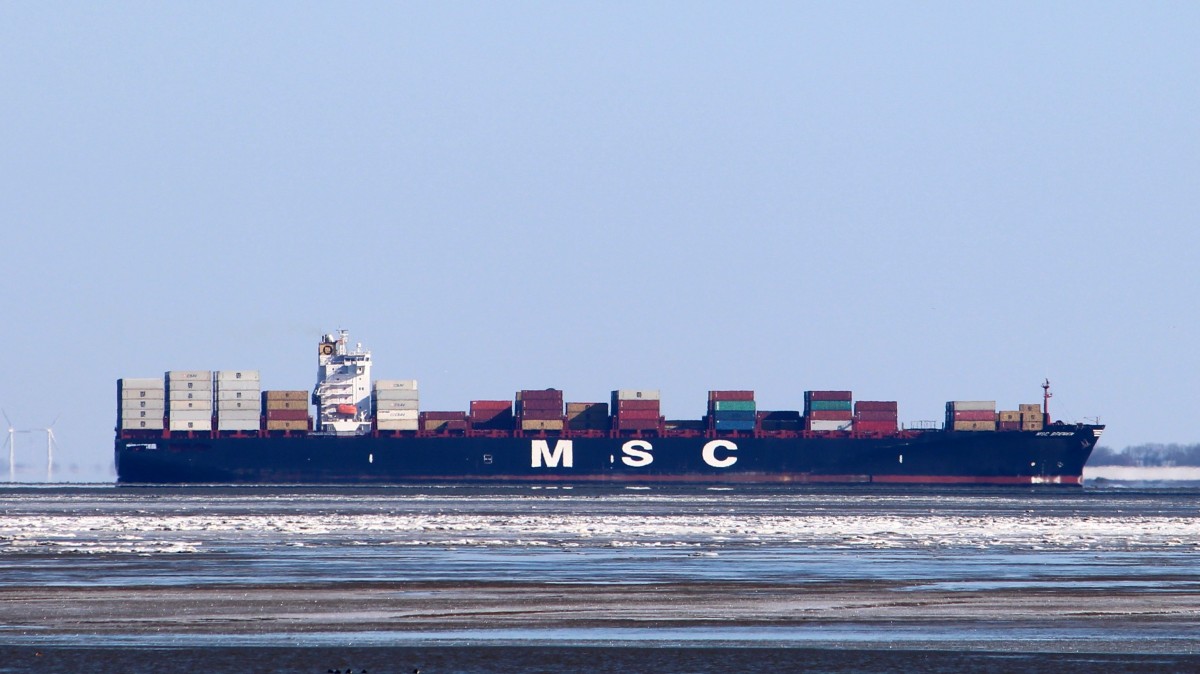 Die MSC Bremen am 12.03.2013 auf der Ausenweser auf dem Weg nach Bremerhaven.