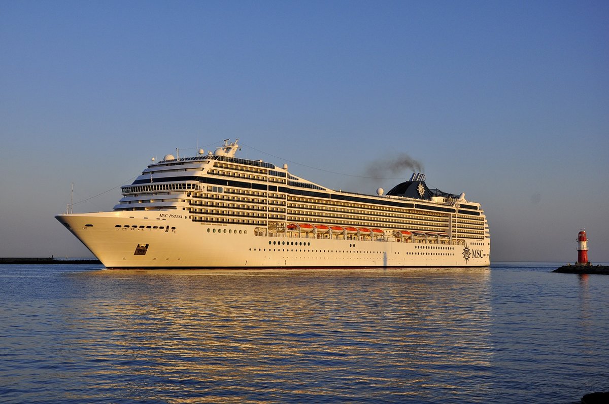 
Die  MSC POESIA  läuft am 19-04-2019 in Warnemünde ein.