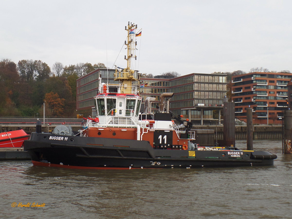 Die nagelneue BUGSIER 11 (4) (IMO 9800348) am 13.11.2016, Hamburg, Elbe Schlepperponton Neumühlen /
ASD (Azimuth Stern Drive), offshore-, salvage-, and firefighting-services Tug, für Tiefsee-, Küsten- und Hafen-Schleppdienste  /  BRZ 499 / Lüa 32 m, B 12,5 m, Tg 6 m / 2 Diesel, ABC Typ 12 DZC 1000-168-A, ges. 5.000 kW (6.800 PS), 2x Schottel SRP 4000 CP, 14 kn, Pfahlzug 85,5 t, max. 88 t  / gebaut bei Bogazici-Werft in Istanbul, Indienststellung  Oktober 2016  /
