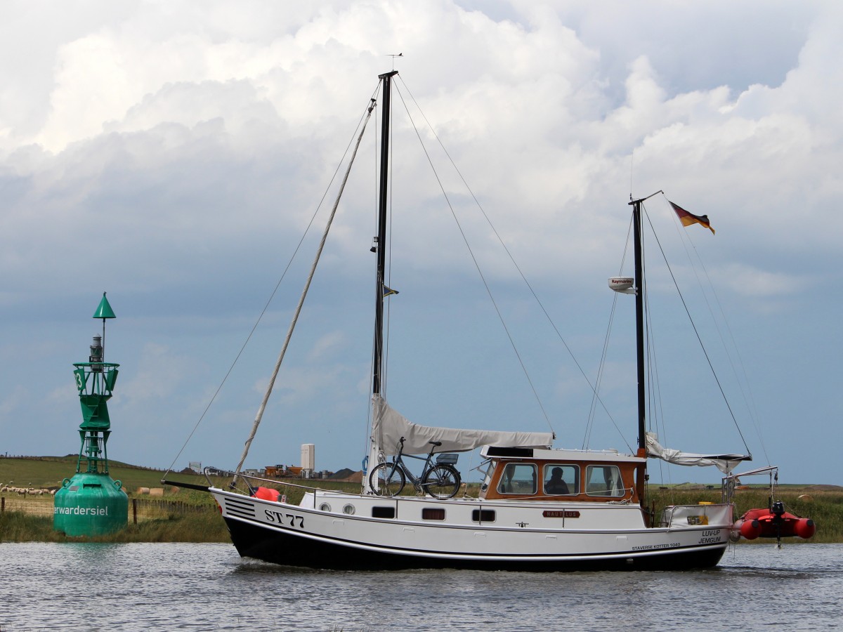 Die Nautilus am 11.08.2014 bei der Einfahrt in den Hafen von Fedderwardersiel.