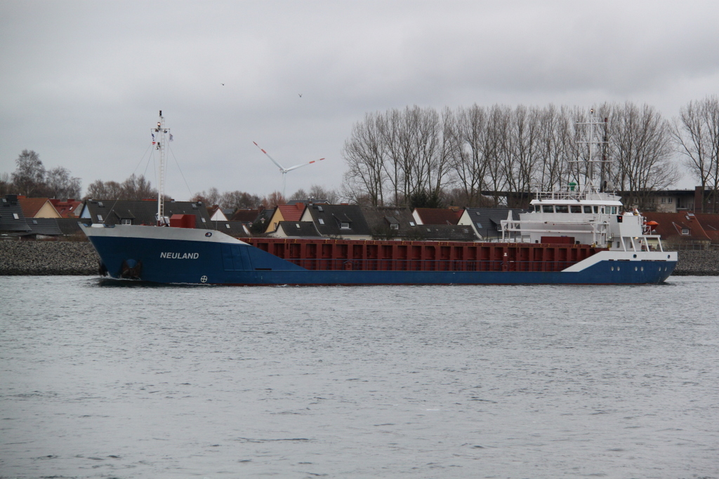 Die Neuland auf dem Weg von Rostock nach Randers(Dnemark)beim Auslaufen in Warnemnde.18.02.2017