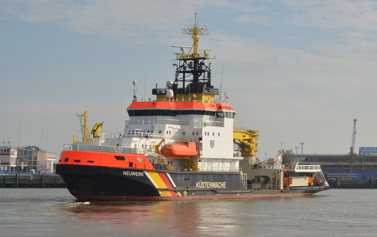 Die  Neuwerk ist ein auf Helgoland stationiertes Mehrzweckschiff des Bundes und wird vom Wasser- und Schifffahrtsamt Cuxhaven betrieben. Es ist das grte der momentan vier Mehrzweckschiffe der Wasser- und Schifffahrtsverwaltung des Bundes. 1997 war Stapellauf. Lnge: 78,91m, Breite: 18m, Tiefgang: 5,78m, IMO: 9143984, Bei einer Besatzung von 16 Personen gesehen im Hafen Cuxhaven am 03.10.15.