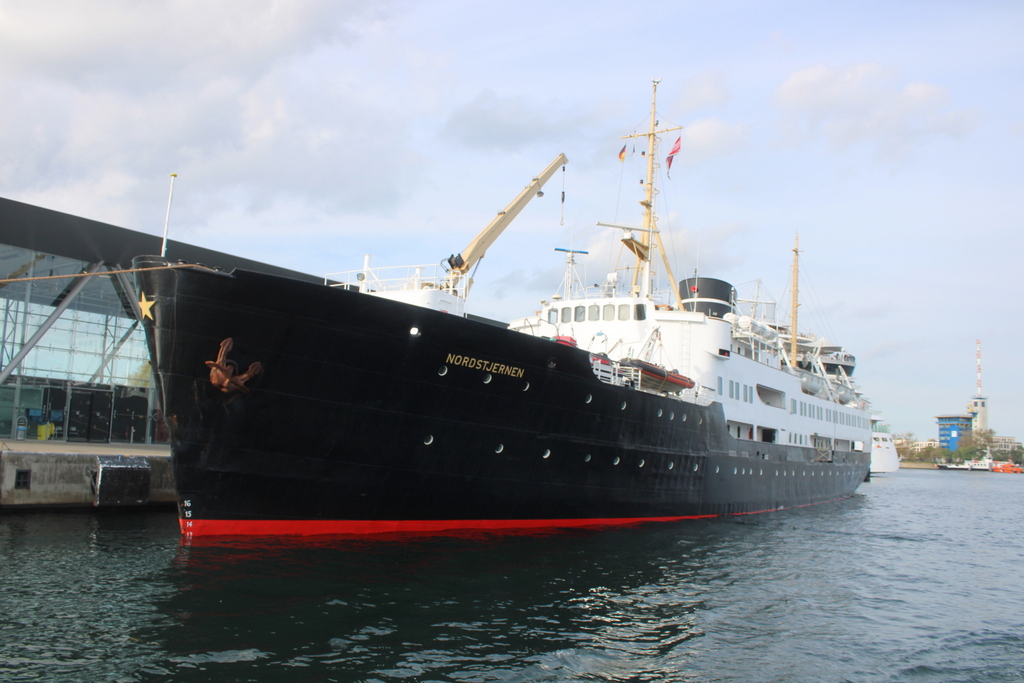 Die NORDSTJERNEN(IMO: 5255777)lag auf ihrer Ostsee-Rundreise – Auf den Spuren der Hanse
Warnem�nde – Stralsund – Gudhjem – Gdansk – Kalmar – Szczecin – Warnem�nde im Hafen von Warnem�nde.03.10.2026