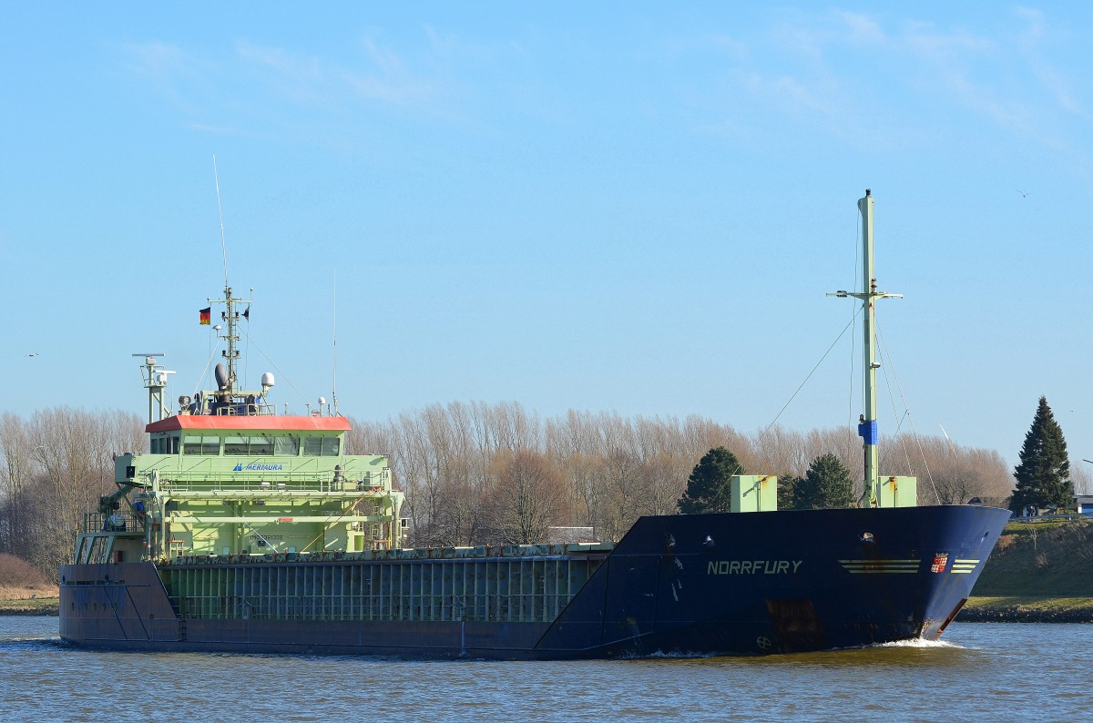 Die Norrfury IMO-Nummer:9361330 Flagge.Niederlande Länge:89.0m Breite:14.0m Baujahr:2007 Bauwerft:Ferus Smit Scheepswerf,Hoogezand Niederlande am 08.03.15 bei Sehestedt im Nord-Ostsee-Kanal aufgenommen.