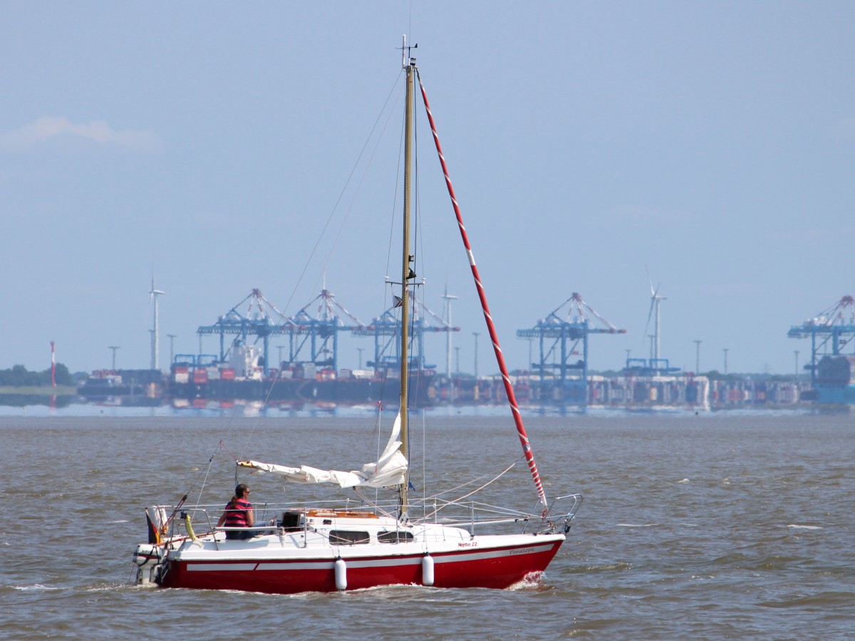 Die Penelope am 06.07.2013 vor Fedderwardersiel.