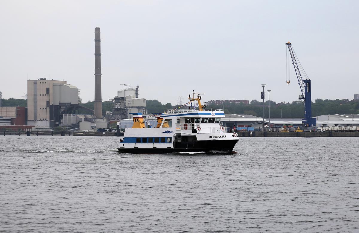 Die Personenfähre SCHILKSEE war am 27.05.2020 auf der Kieler Förde unterwegs.