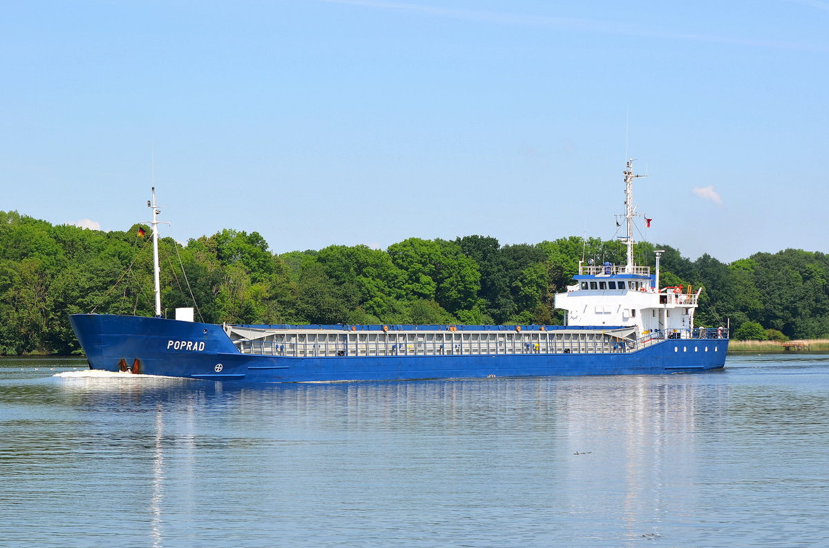 Die Poprad IMO-Nummer:8509002 Flagge:Zypern ex. Polen Länge:81.0m Breite:11.0m Baujahr:1986 Bauwerft:Arminius-Werke,Bodenwerder Deutschland am 05.06.16 im Nord-Ostsee-Kanal bei Rade.