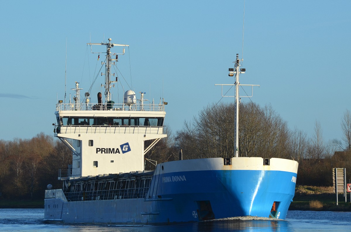 Die Prima Donna IMO-Nummer:8609606 Flagge:Finnland Länge:88.0m Breite:13.0m Baujahr:1987 Bauwerft:Sietas,Hamburg Deutschland aufgenommen am Ships Welcome Point in Rendsburg am Nord-Ostsee-Kanal am 13.12.15