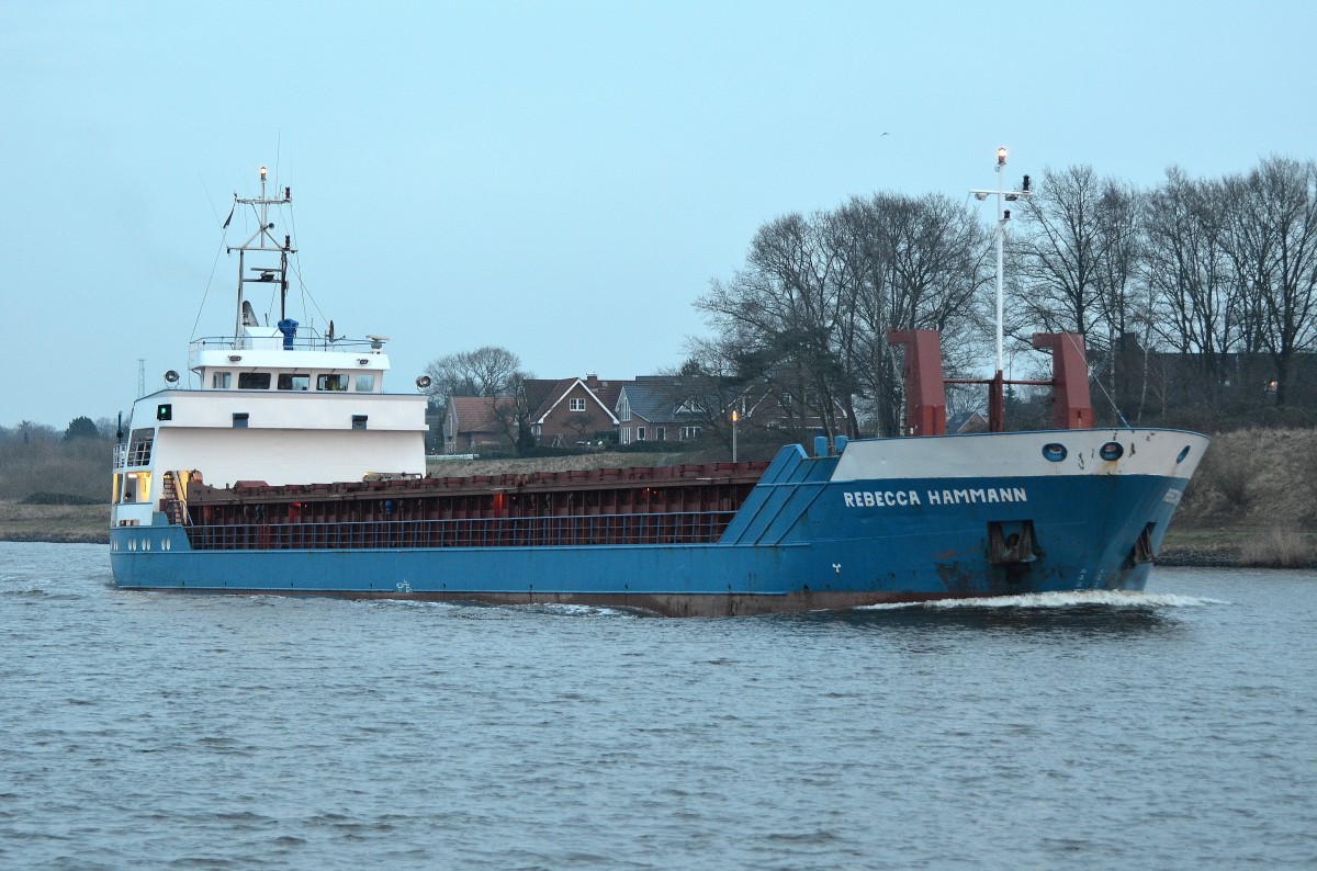 Die Rebecca Hammann IMO-Nummer:9119634 Flagge:Deutschland Länge:77.0m Breite:12.0m Baujahr:1995 Bauwerft:Kötter Werft,Haren Ems Deutschland im Nord-Ostsee-Kanal in Richtung Brunsbüttel fahrend bei Rendsburg am 18.01.14