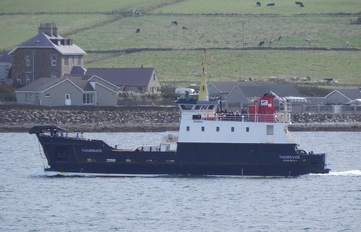 Die Ro-Ro Fähre  Thorsvoe , IMO 9014743, am 10.09.2012 im Hafen von Kirkwall auf den Orkney Inseln. Das Schiff wurde 1991 von der  Campbeltown Shipyard  im schottischen Campbeltown gebaut.