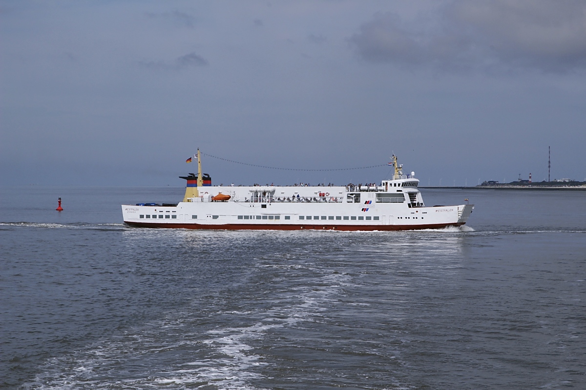 Die RoRo-Fähre WESTFALEN (IMO 7217004) der AG Ems ist am 04.07.2021 auf dem Weg von Eemshaven/NL nach Borkum