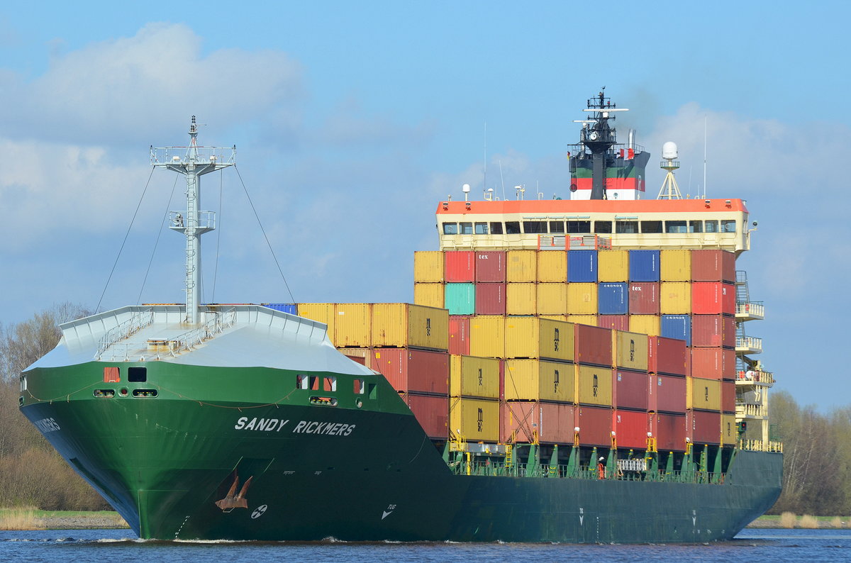 Die Sandy Rickmers IMO-Nummer:9220079 Flagge:Marshallinseln Länge:159.0m Breite:25.0m Baujahr:2002 Bauwerft:Hanjin Heavy Industries & Construction,Ulsan Südkorea aufgenommen am 02.04.17 im Nord-Ostsee-Kanal bei Fischerhütte. 