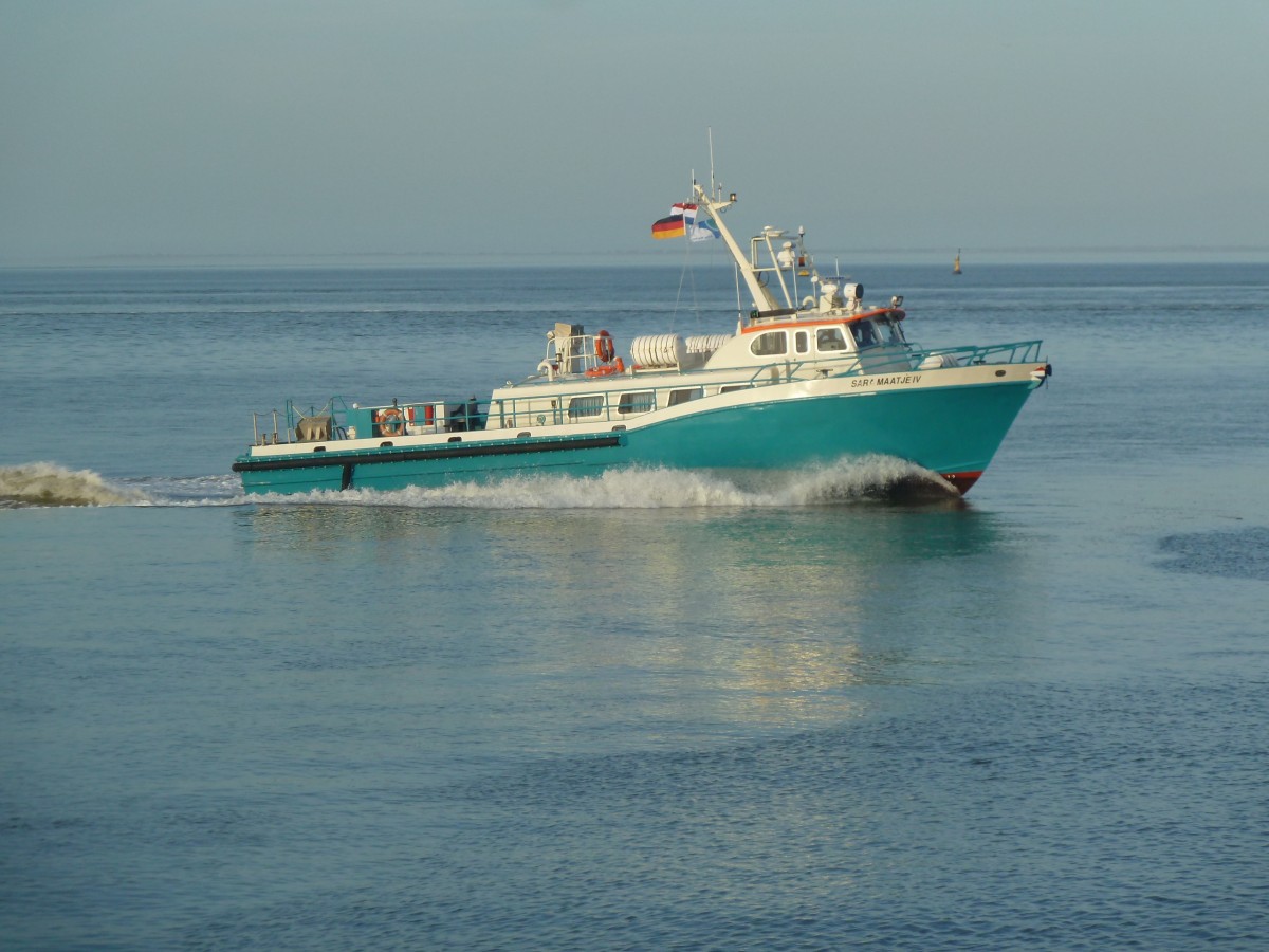 Die  Sara Maatje IV  ist ein schneller Bohrinselversorger, hier vor Cuxhaven am 09.03.2015.