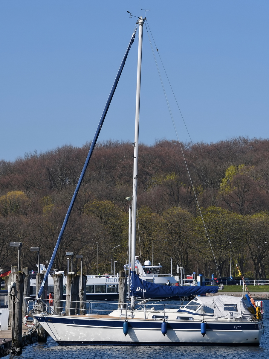 Die Segelyacht  Fynn  Anfang April 2019 in Travemünde.
