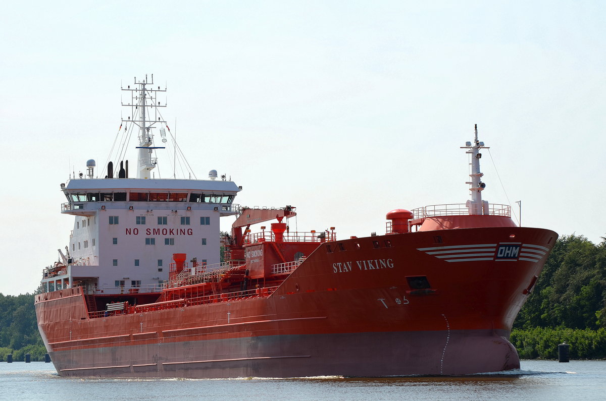 Die Stav Viking IMO-Nummer:9401556 Flagge:Norwegen Länge:144.0m Breite:23.0m Baujahr:2009 Bauwerft:Jiangnan Shipyard,Shanghai China in der Weiche Fischerhütte im Nord-Ostsee-Kanal am 23.06.19