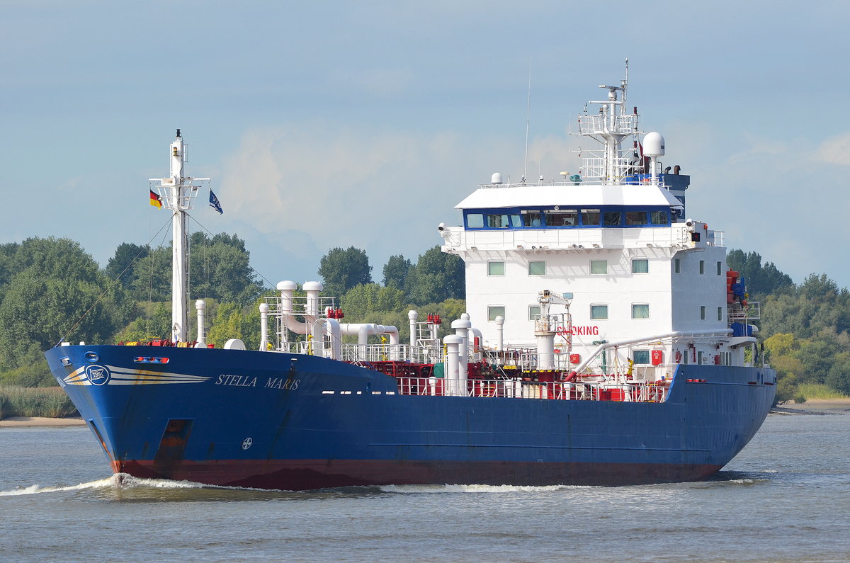 Die STELLA MARIS IMO-Nummer:9297101 Flagge:Niederlande Länge:106.0m Breite:16.0m Baujahr:2004 Bauwerft:Zhejiang Shipbuilding,Zhejiang China einlaufend nach Hamburg in Blankenese aufgenommen am 31.08.20