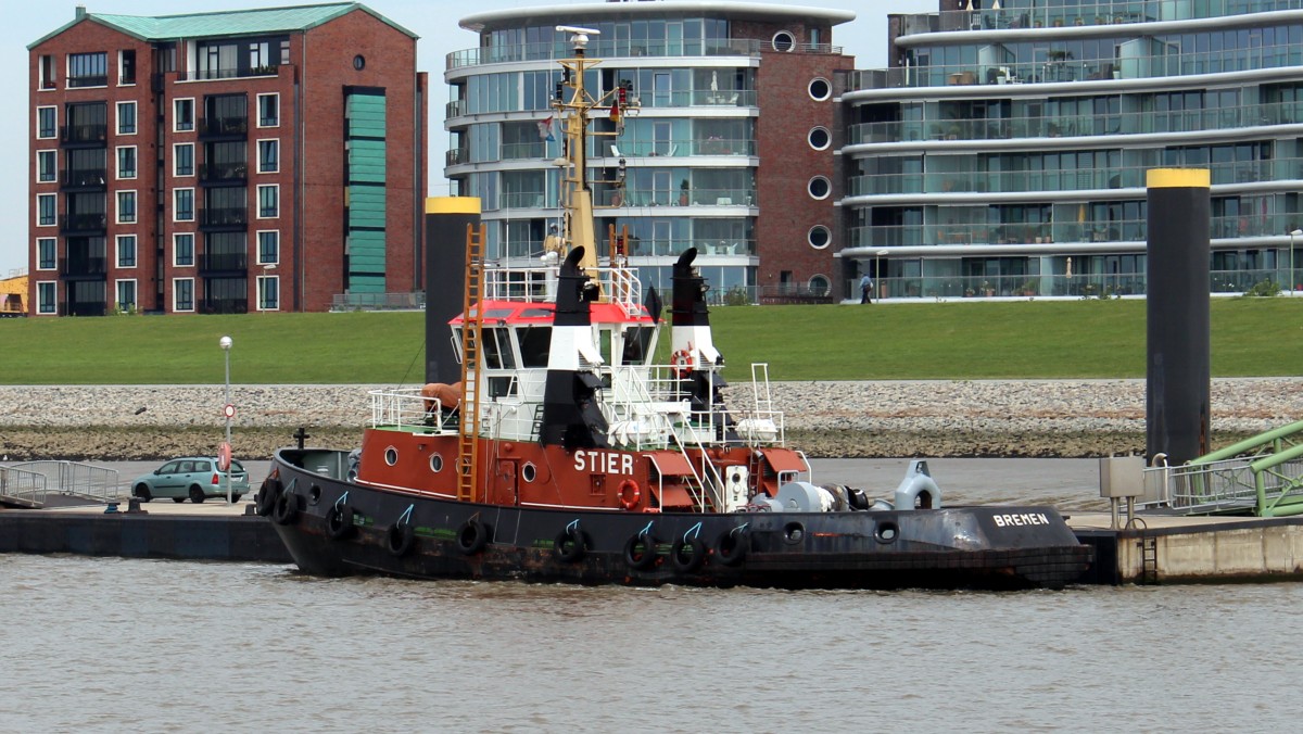 Die Stier am 15.08.2013 vor Bremerhaven.